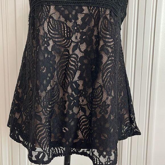 Black Lace Sleeveless Top size small - Picture 3 of 6